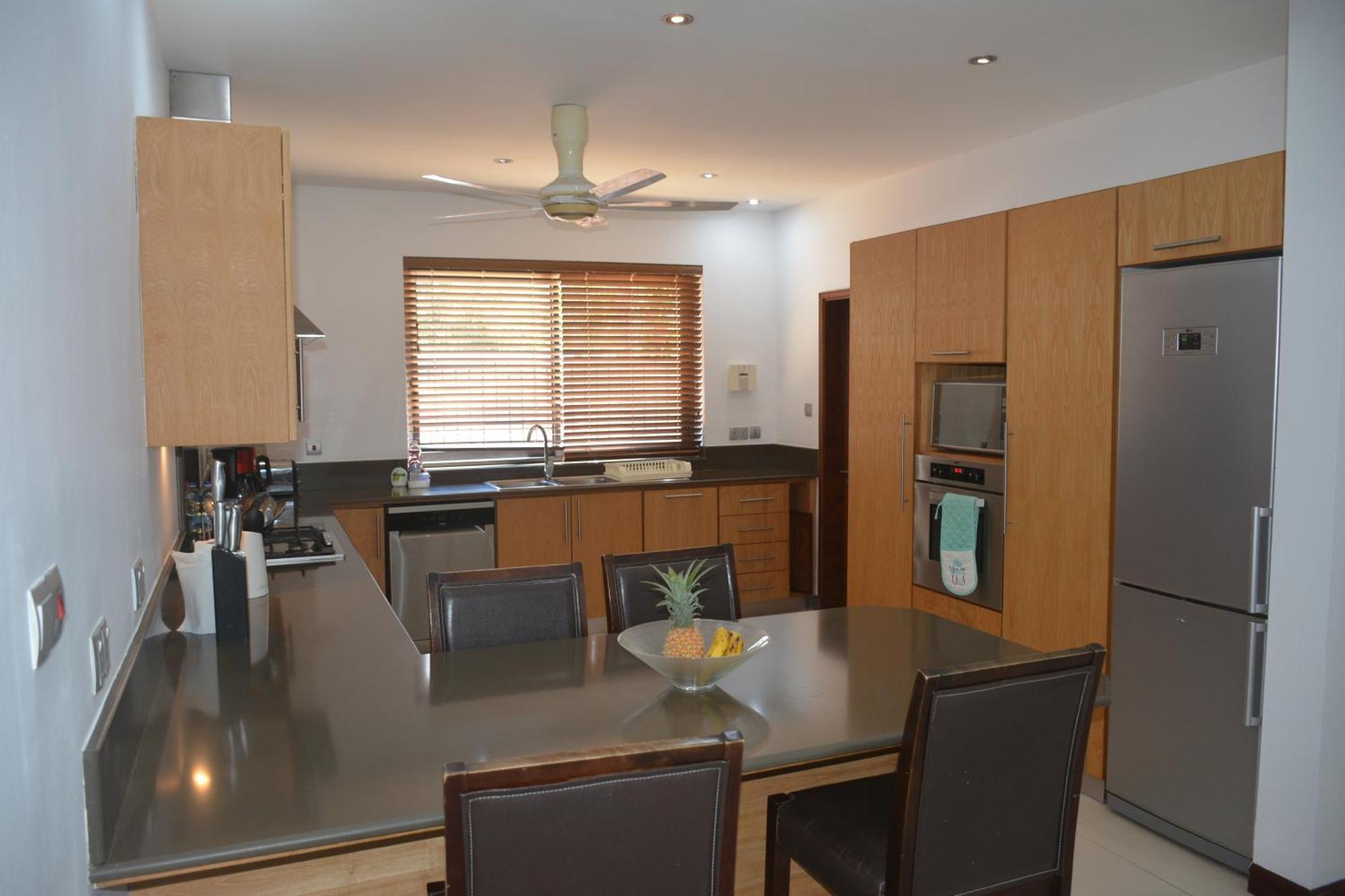 Olana Blue - Beachfront Apartment Rivière Noire Dış mekan fotoğraf